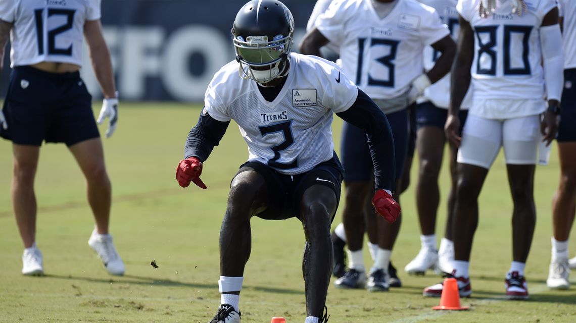 Titans top pick Farley practices; Jones leaves drills early