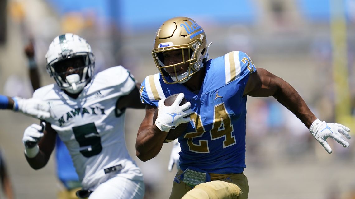 Charbonnet has 3 TDs in UCLA debut as Bruins rout Hawaii