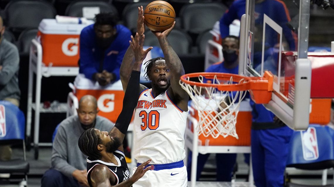 AP source: All-Star Randle agrees to extension with Knicks