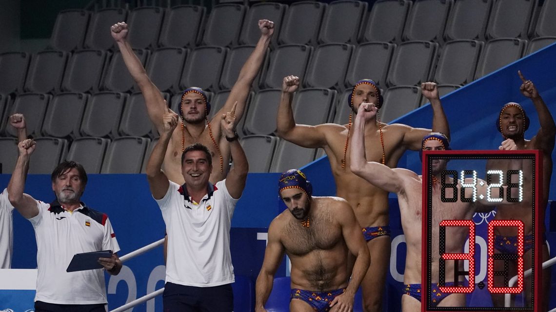 Greece, Spain advance to water polo semifinals