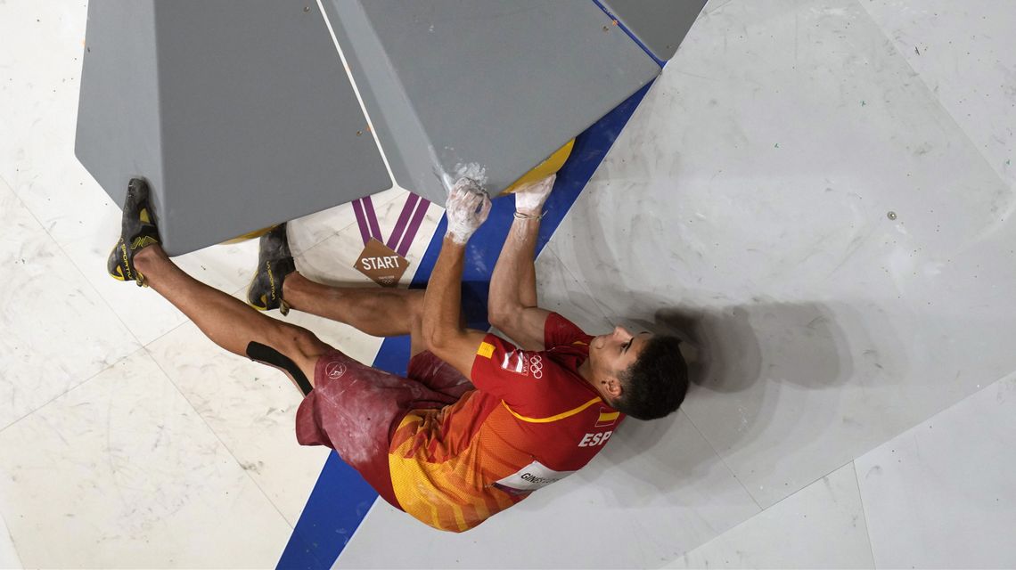 Spanish teenager Lopez wins 1st Olympic climbing gold