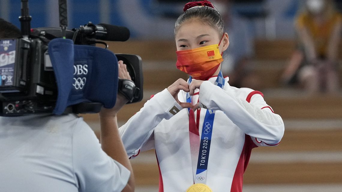 Chinese beat Biles, take gold and silver in balance beam