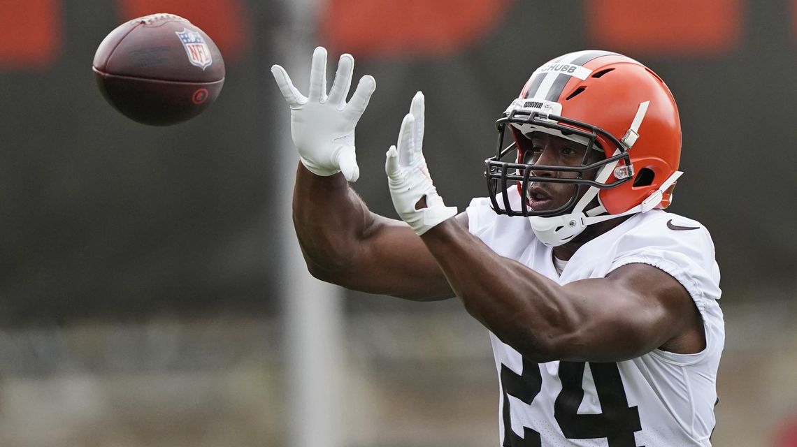 Chubb signs 3-year, $36 million extension with Browns
