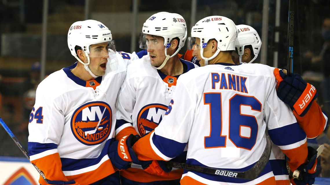 Islanders enter season with Cup hopes, new arena set to open