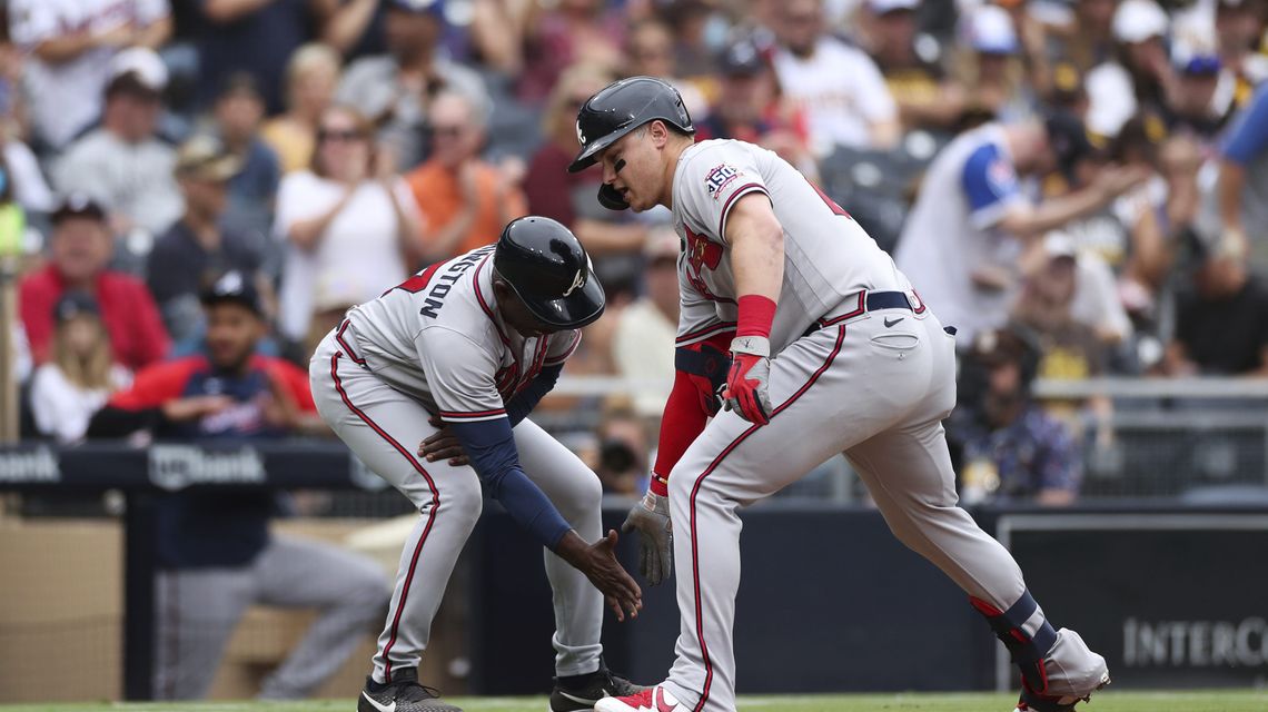 Braves to face Phils after wild 9th in beating Padres 4-3