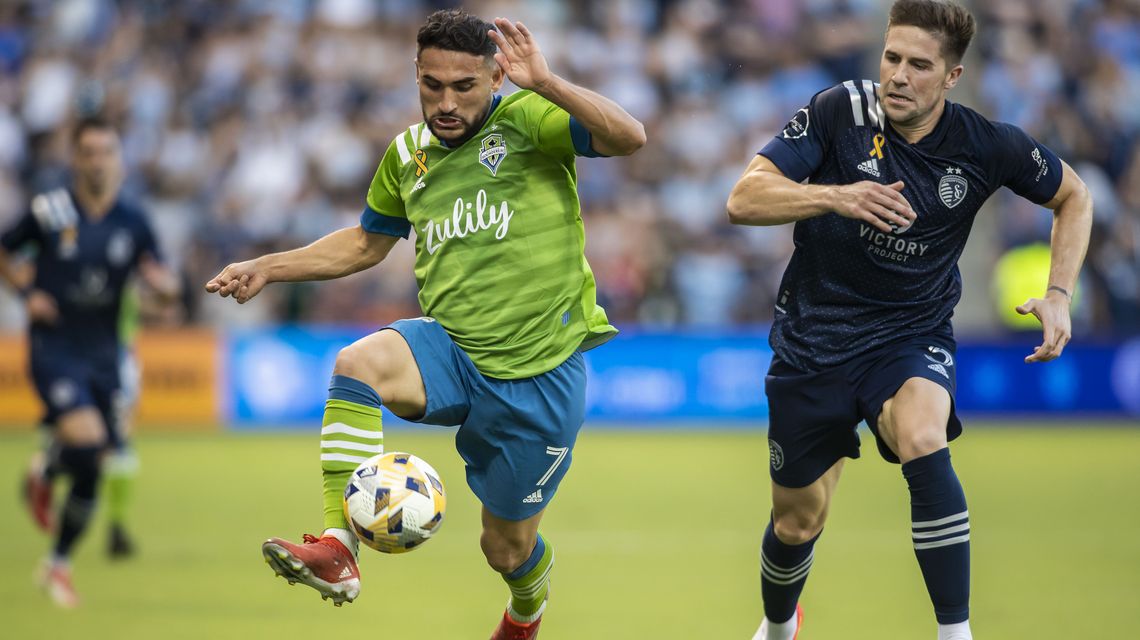 Sounders win 8th straight road game, move past Sporting KC