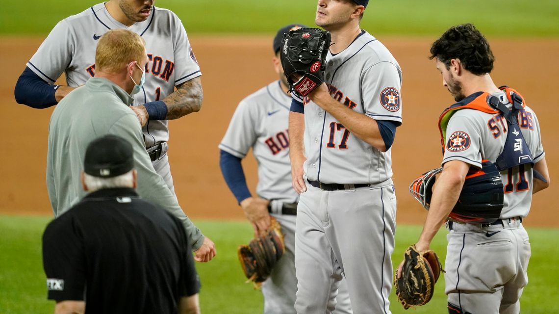 Astros starter Odorizzi leaves game after play at 1st base