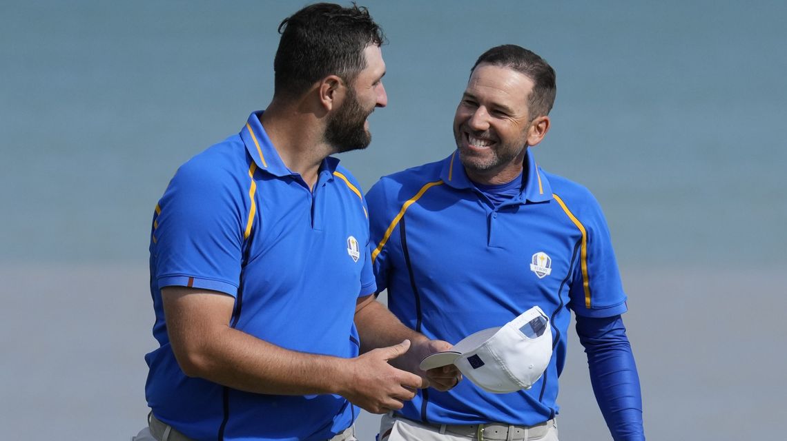 Spanish Armada putts its way to an early Ryder Cup point