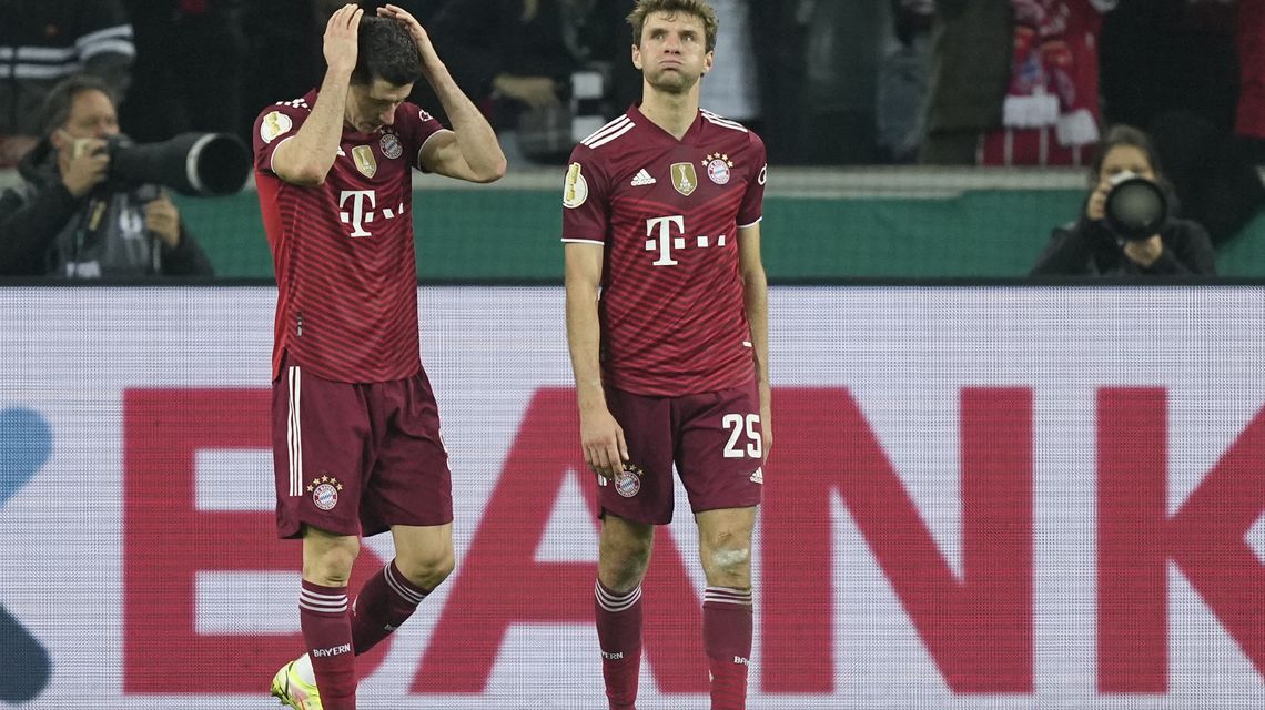 Bayern handed its heaviest ever Cup loss, 5-0 at Gladbach