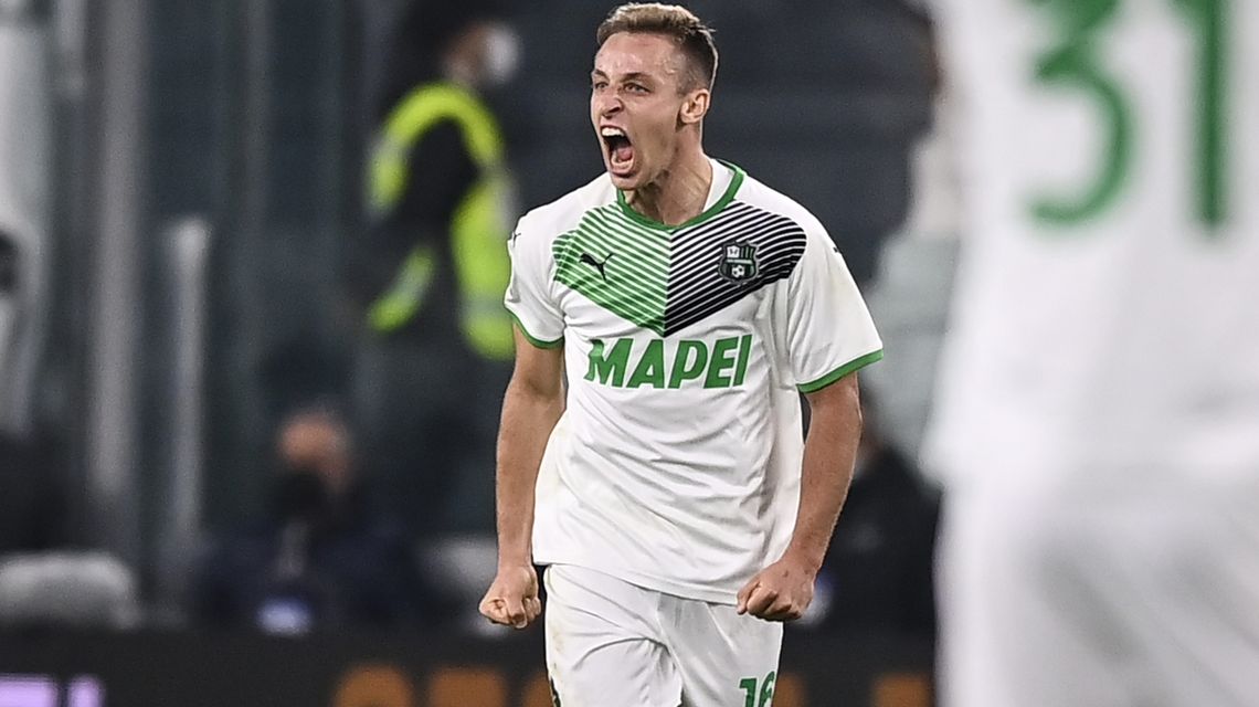 Sassuolo wins 2-1 at Juventus on Lopez goal in stoppage time