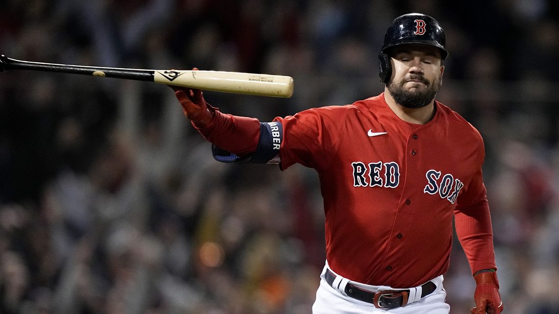 Schwarber slam gives Red Sox big lead in Game 3 of ALCS