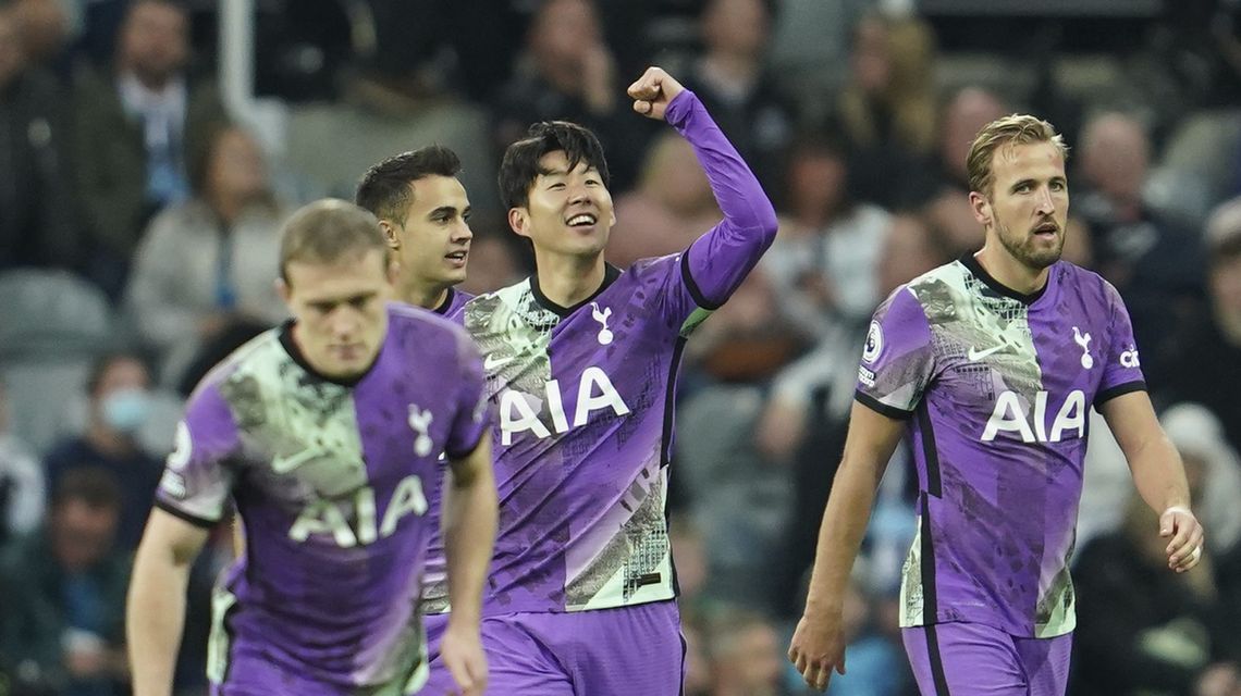 Newcastle collapses to lose 3-2 to Spurs as new era begins