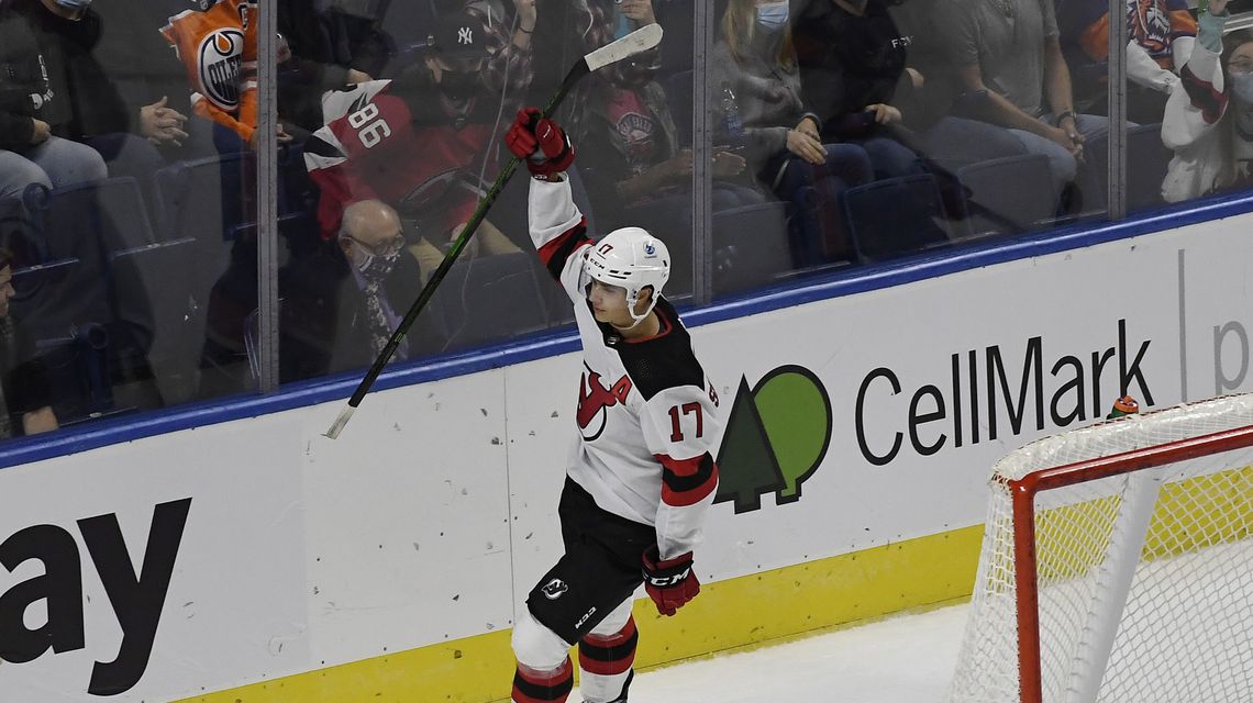 Yegor Sharangovich scores in OT, Devils beat Islanders 2-1