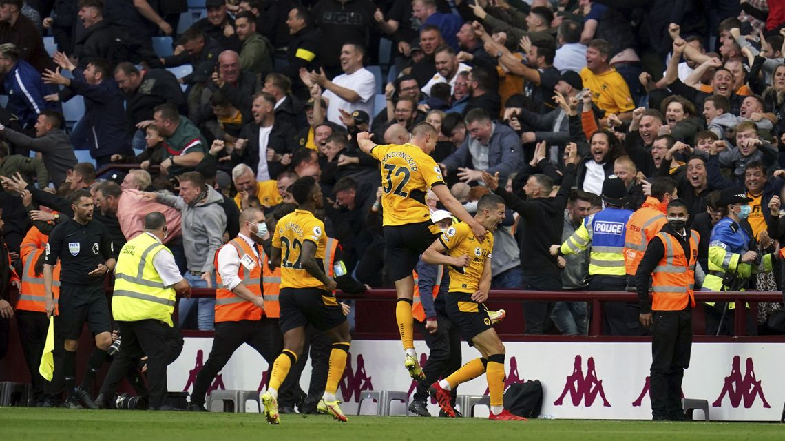 Wolves score 3 late goals to beat Aston Villa 3-2
