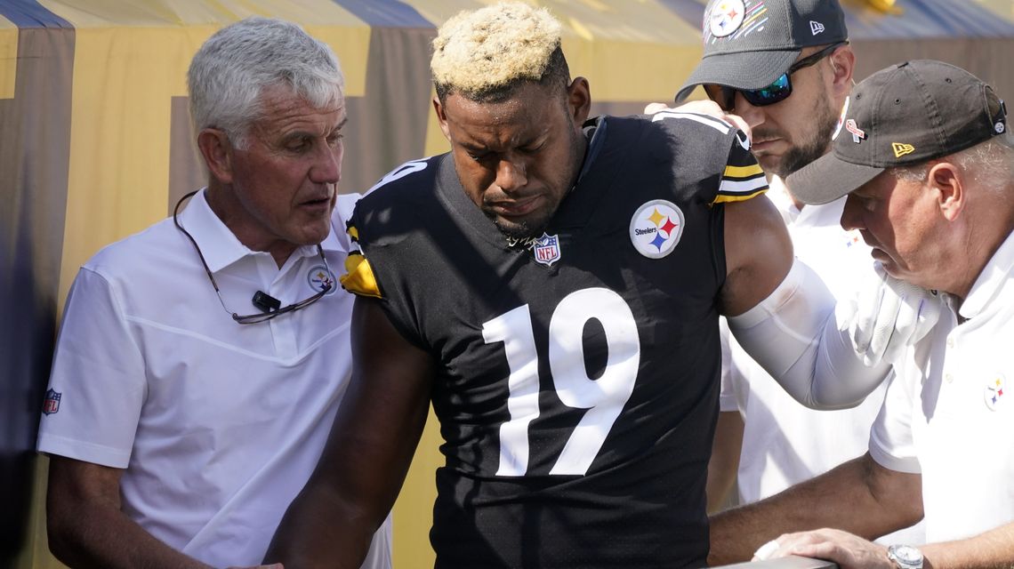 Shoulder injury ends season for Steelers WR Smith-Schuster