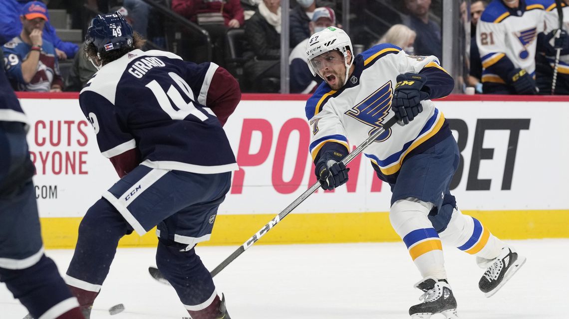 Perron scores 2 goals, Blues hold on to beat Avs, 5-3