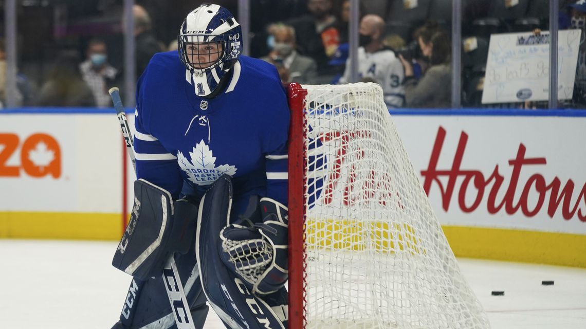 Maple Leafs dress University of Toronto goalie as backup
