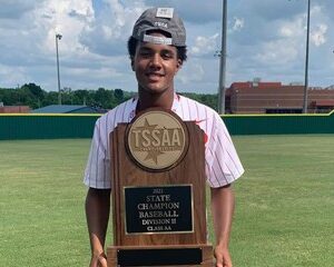 Amari Knows Tennessee: The Chattanooga high schooler’s guide to having two primary sports