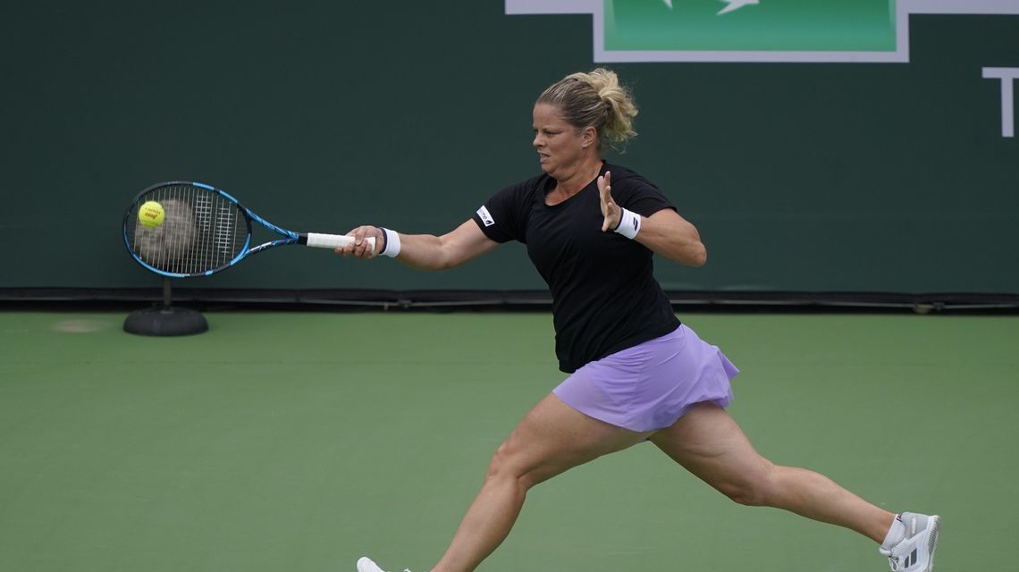 Kim Clijsters loses in 3 sets in 1st round at Indian Wells