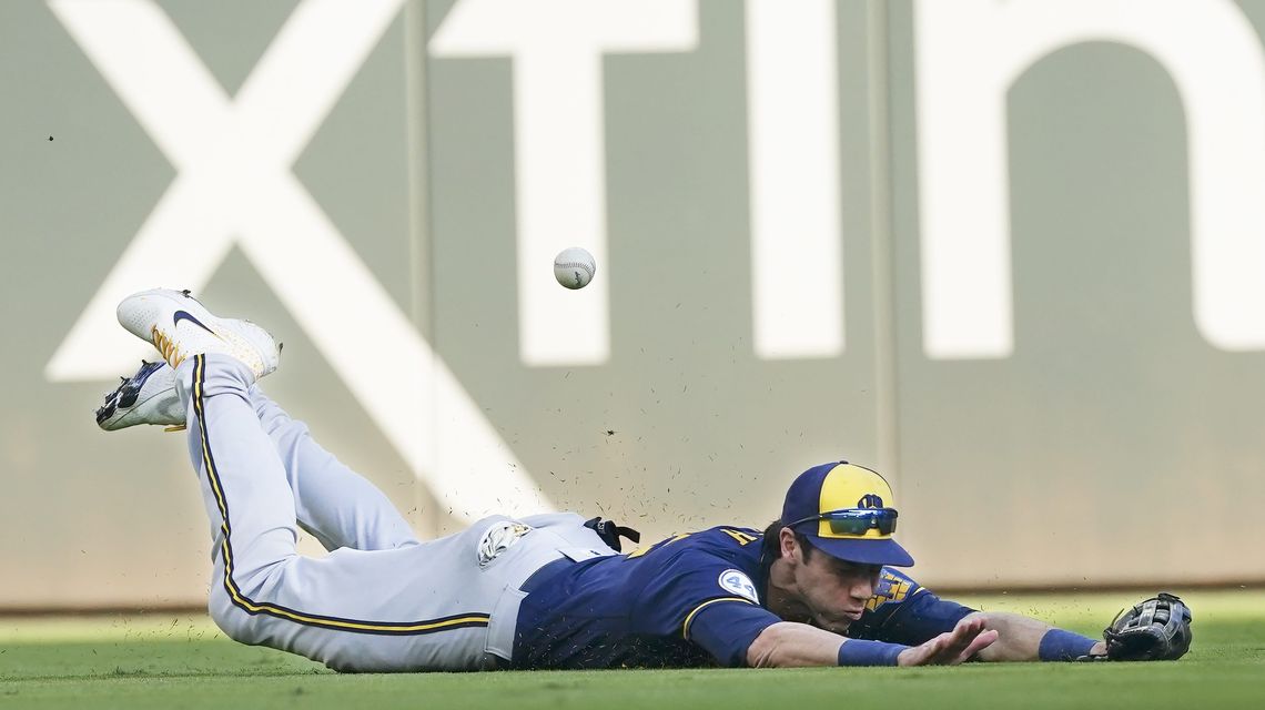 Stearns says Brewers don’t know cause of Yelich’s struggles