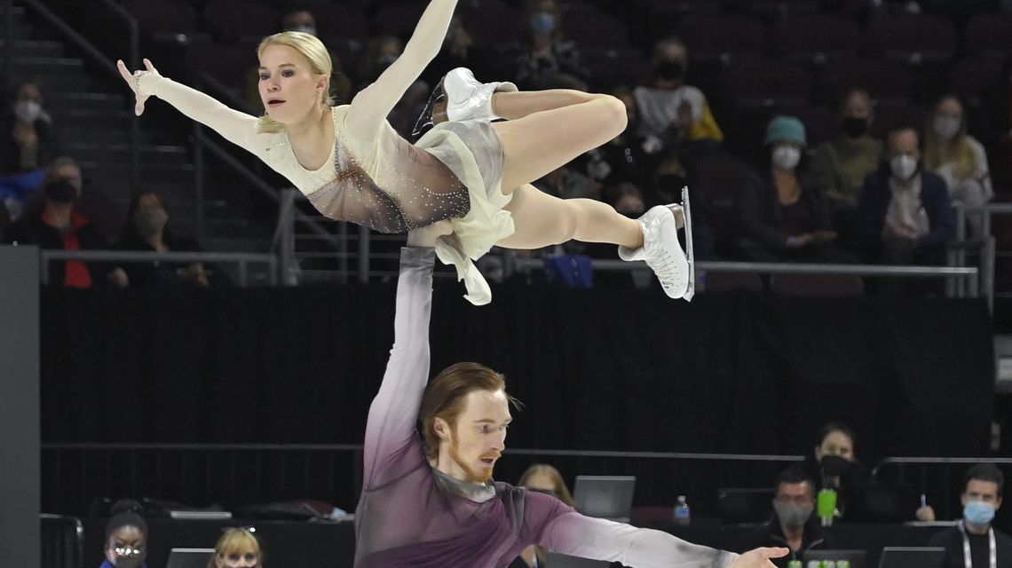Russian pairs dominate short program at Skate America
