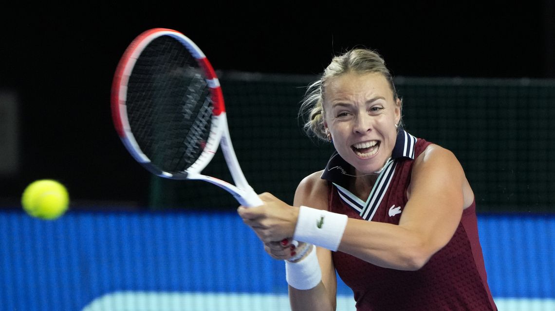Kontaveit faces Alexandrova in Moscow final, Sakkari retires