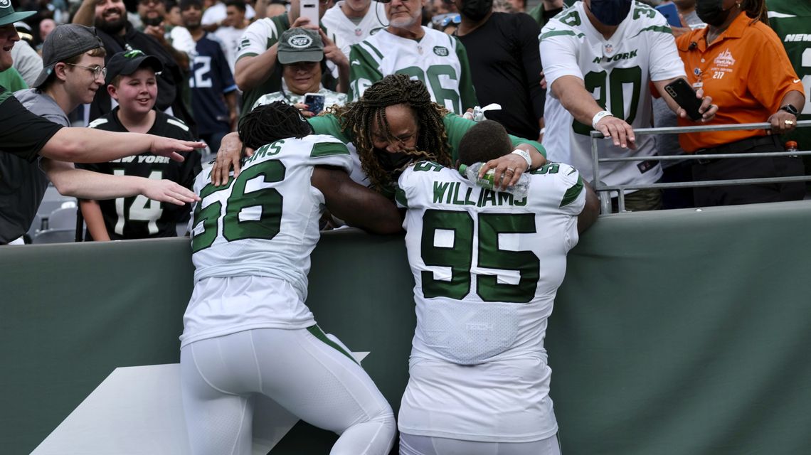 Jets’ Williams brothers represent during Crucial Catch month