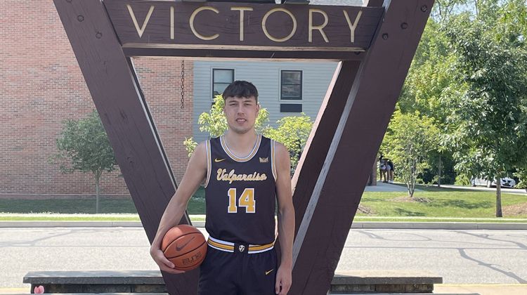 Appleton North’s Maximus Nelson signs with Valpo basketball program