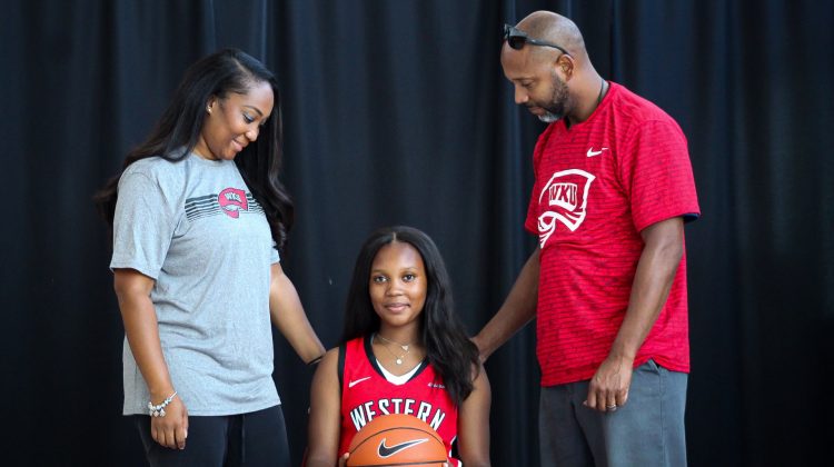 Riverdale’s Acacia Hayes chooses WKU basketball despite three sisters at Mississippi State