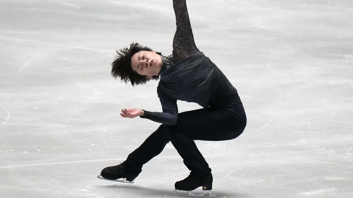 Shoma Uno takes the lead at NHK Trophy, Zhou in 2nd