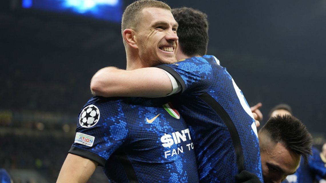 Džeko nets 2 to put Inter on brink of CL knockout stage