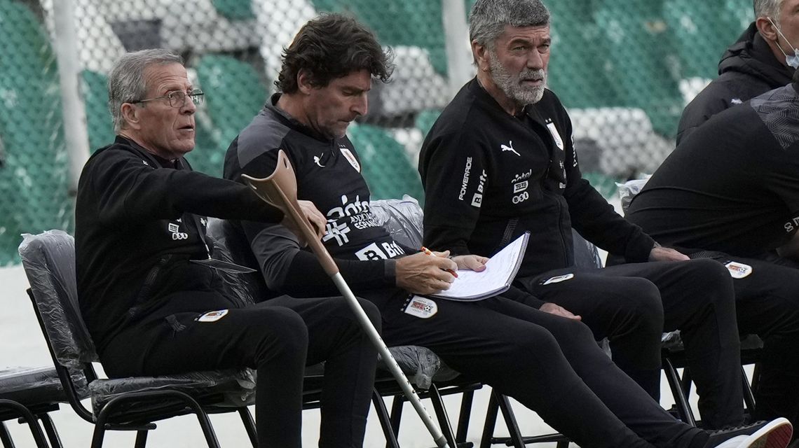 Uruguay fires coach Tabárez amid poor World Cup qualifying