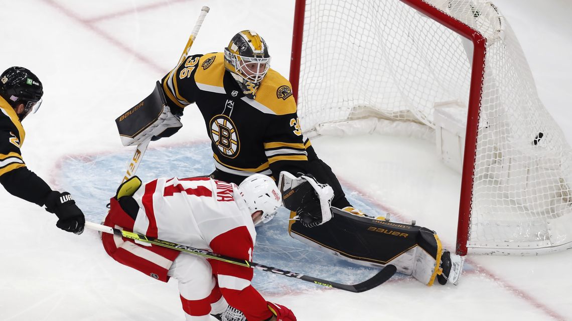 Red Wings beat Bruins 2-1 for franchise’s 3,000th victory