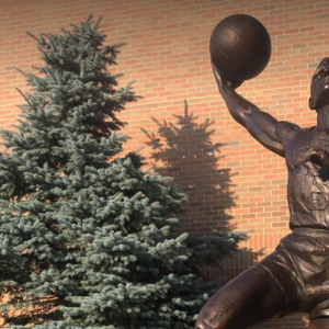 Memorial statue at Chillicothe HS stands tall in honor of NBA champion Neil Johnston