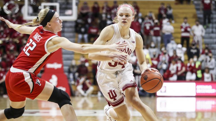 Hoosiers WBB’s Berger and Patberg named 2021-22 Senior CLASS Award candidates