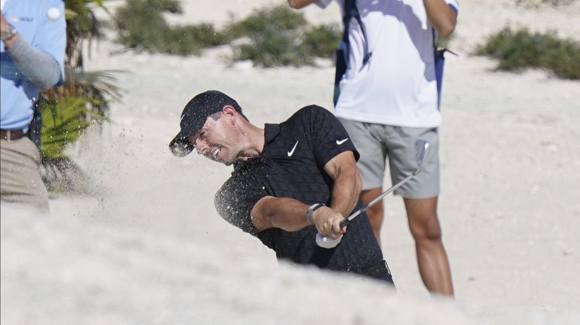 Rory McIlroy part of 3-way tie for lead in the Bahamas