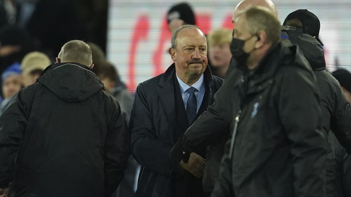 Benitez given ‘full support’ by Everton as team flounders