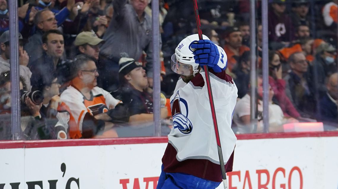 After firing coach, Flyers drop 9th straight, 7-5 to Avs