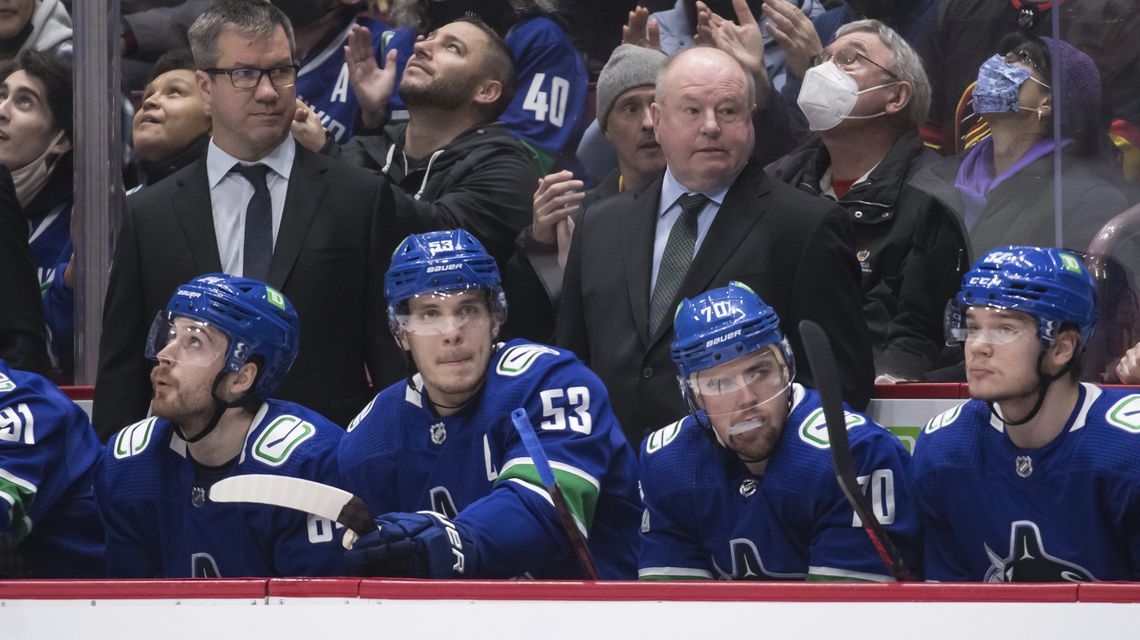 Boudreau’s first game with Canucks is a 4-0 win over Kings