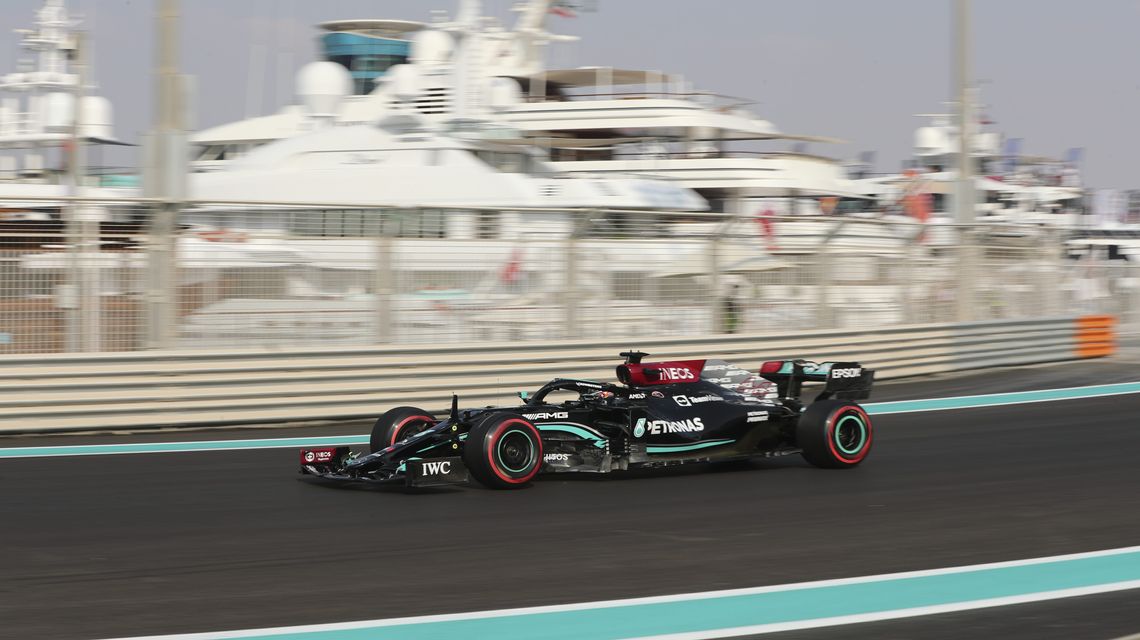Hamilton leads Verstappen in final practice of Abu Dhabi GP