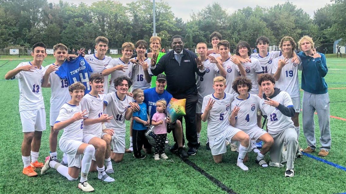 Washington Township HS soccer coach Shane Snyder secures his 300th career victory