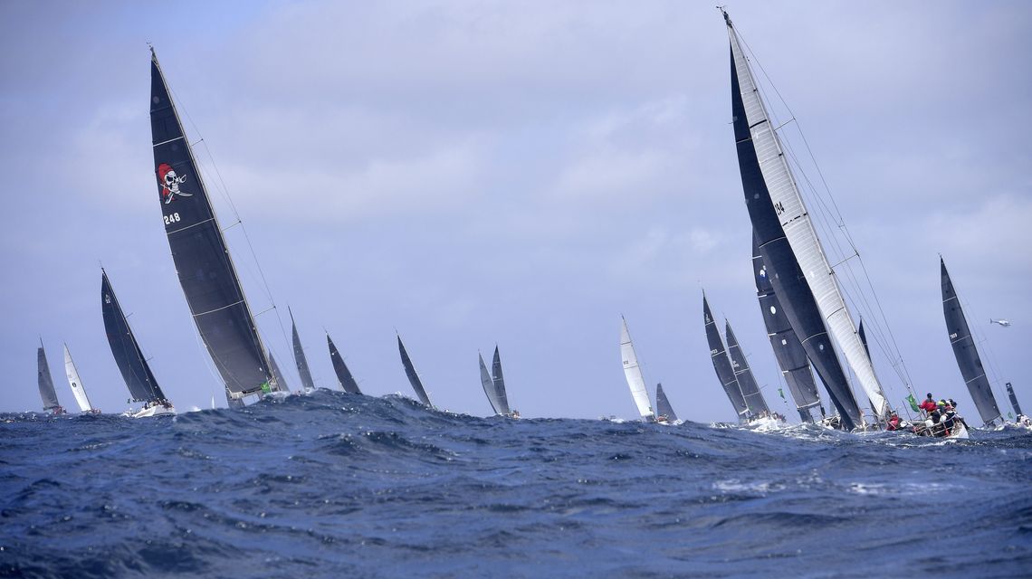 Super maxi Black Jack leads Sydney to Hobart yacht race