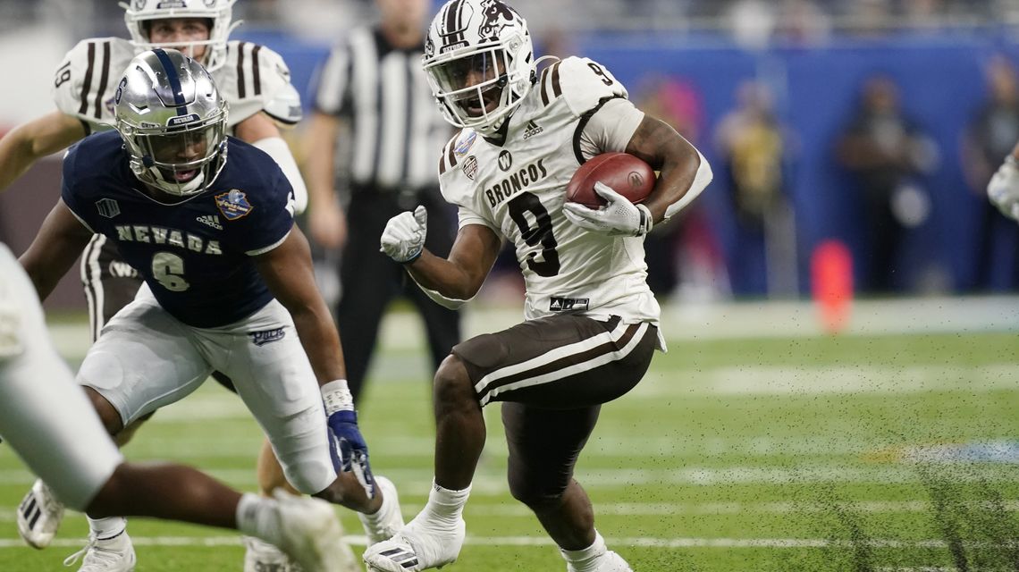 Western Michigan cruises past Nevada for 2nd bowl victory