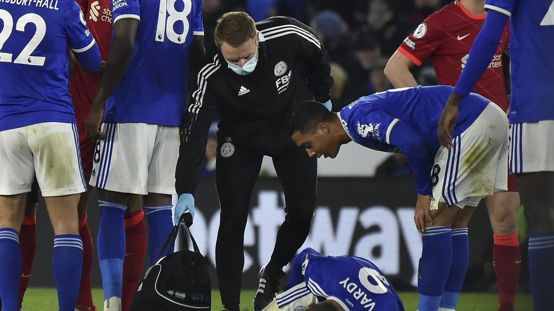 Jamie Vardy out until March amid Leicester injury woes