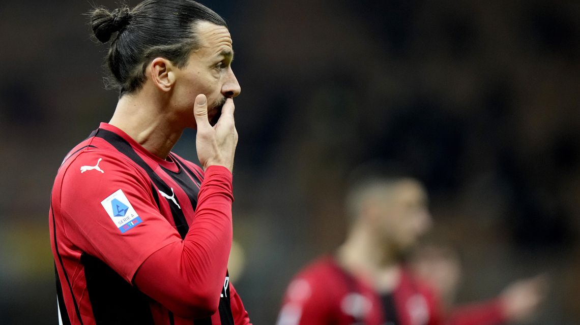 Ref apologizes for apparent error in AC Milan loss to Spezia