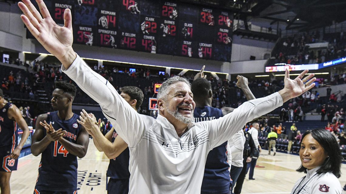 Auburn AD says Bruce Pearl is Tigers coach “for life”