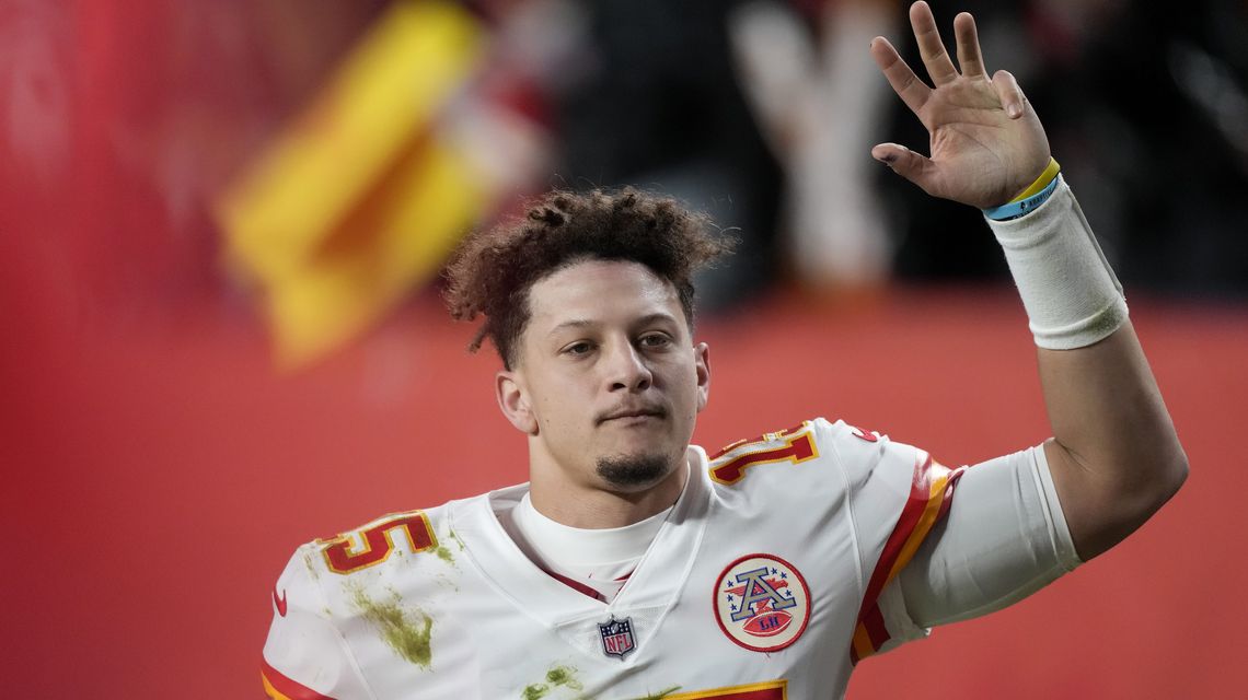 Chiefs take playoff experience into Sunday night vs Steelers