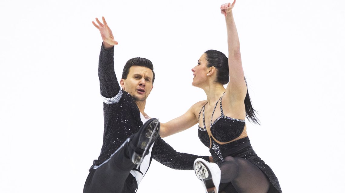 Sinitsina, Katsalapov take lead in ice dance at Euro champs