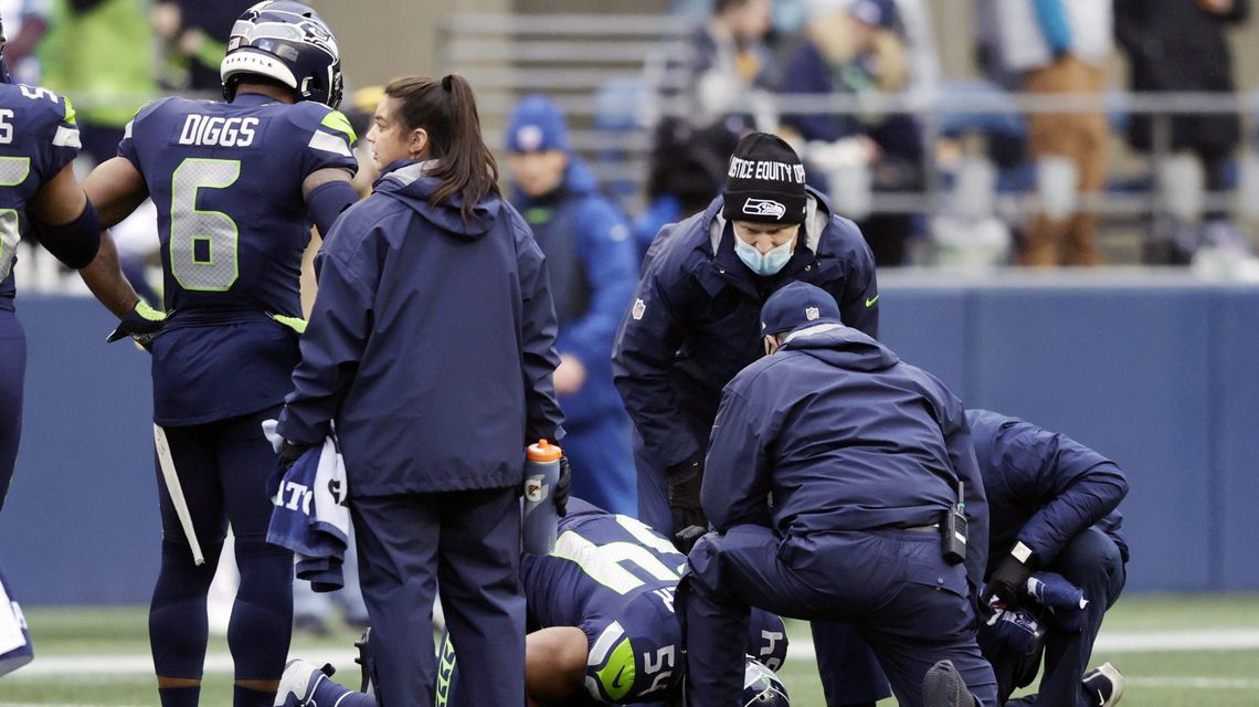 Wagner wants to play in Seahawks finale despite knee injury