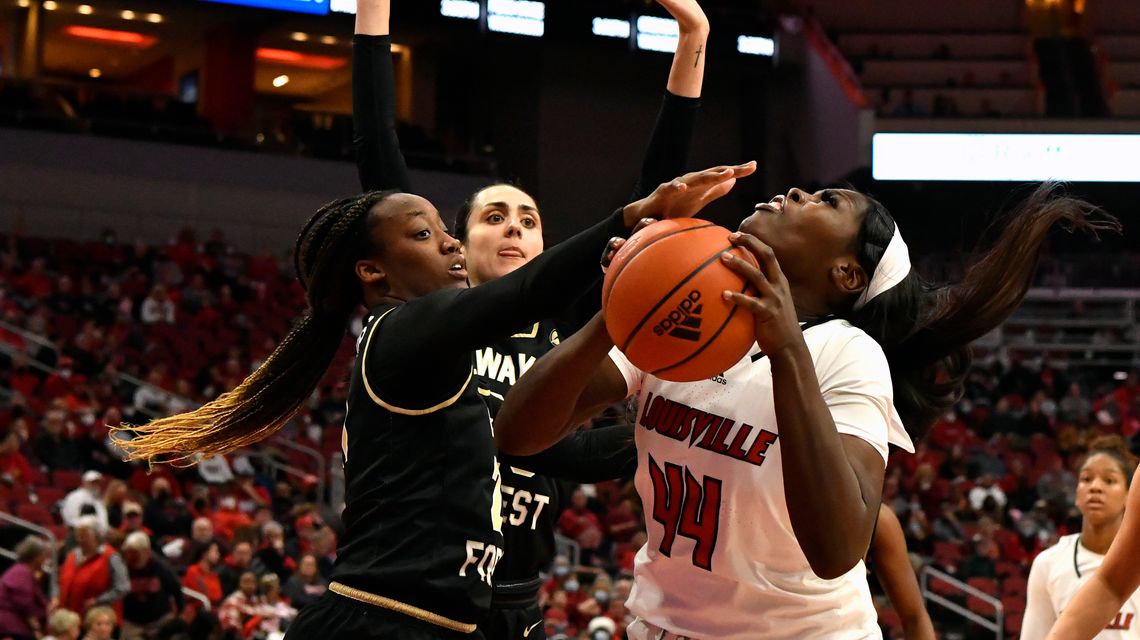 Van Lith leads No. 3 Louisville in win over Wake Forest